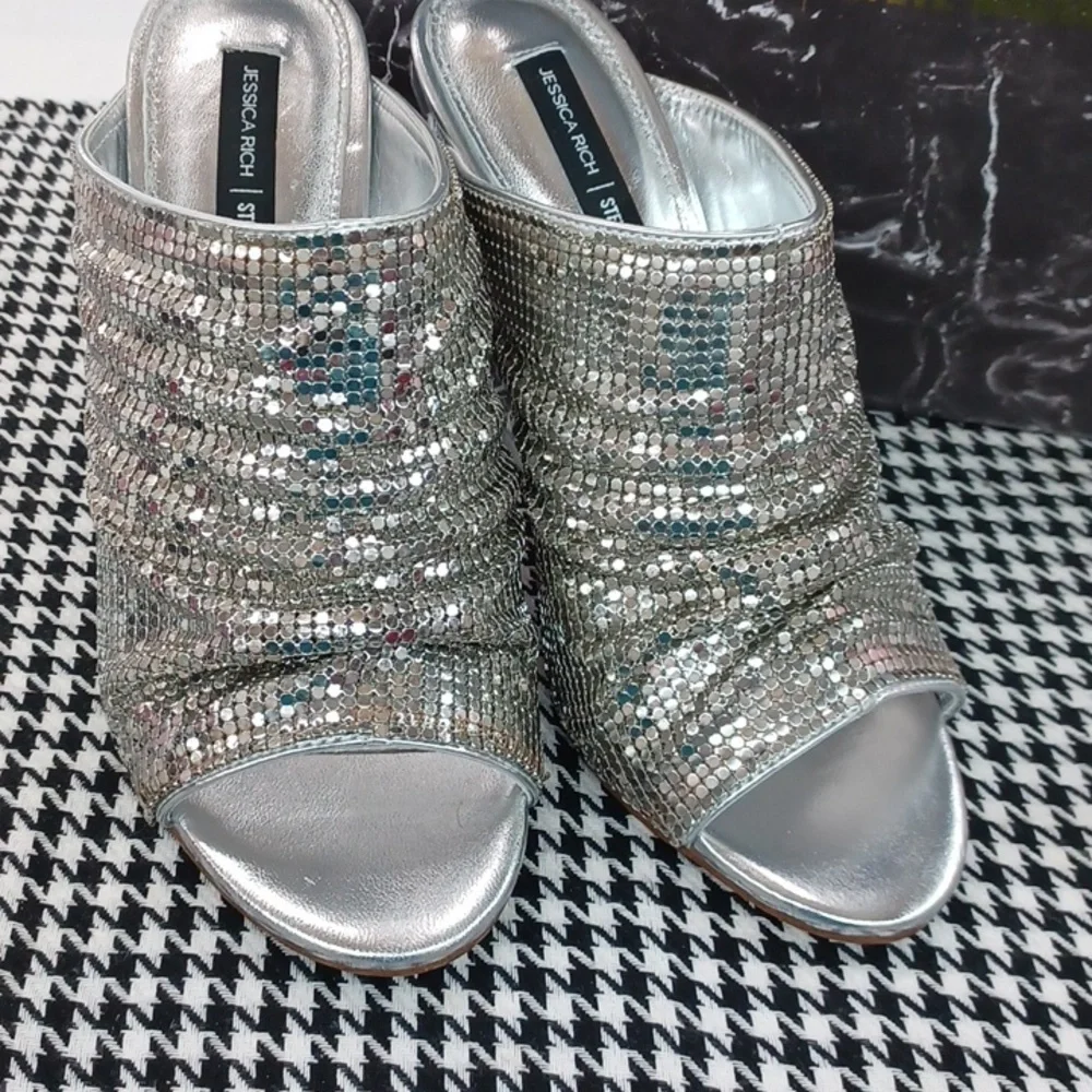 Jessica Rich/Steve Madden Adrienne Metal Mesh Acrylic Heel NIB